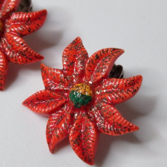 Vintage Red Poinsettia Flower Celluloid Clip On Earrings - Picture 4 of 16